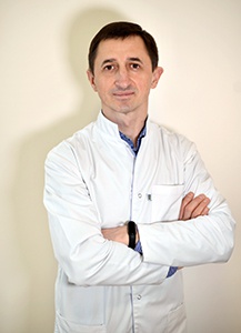 Лікар уролог Леонід Максименко